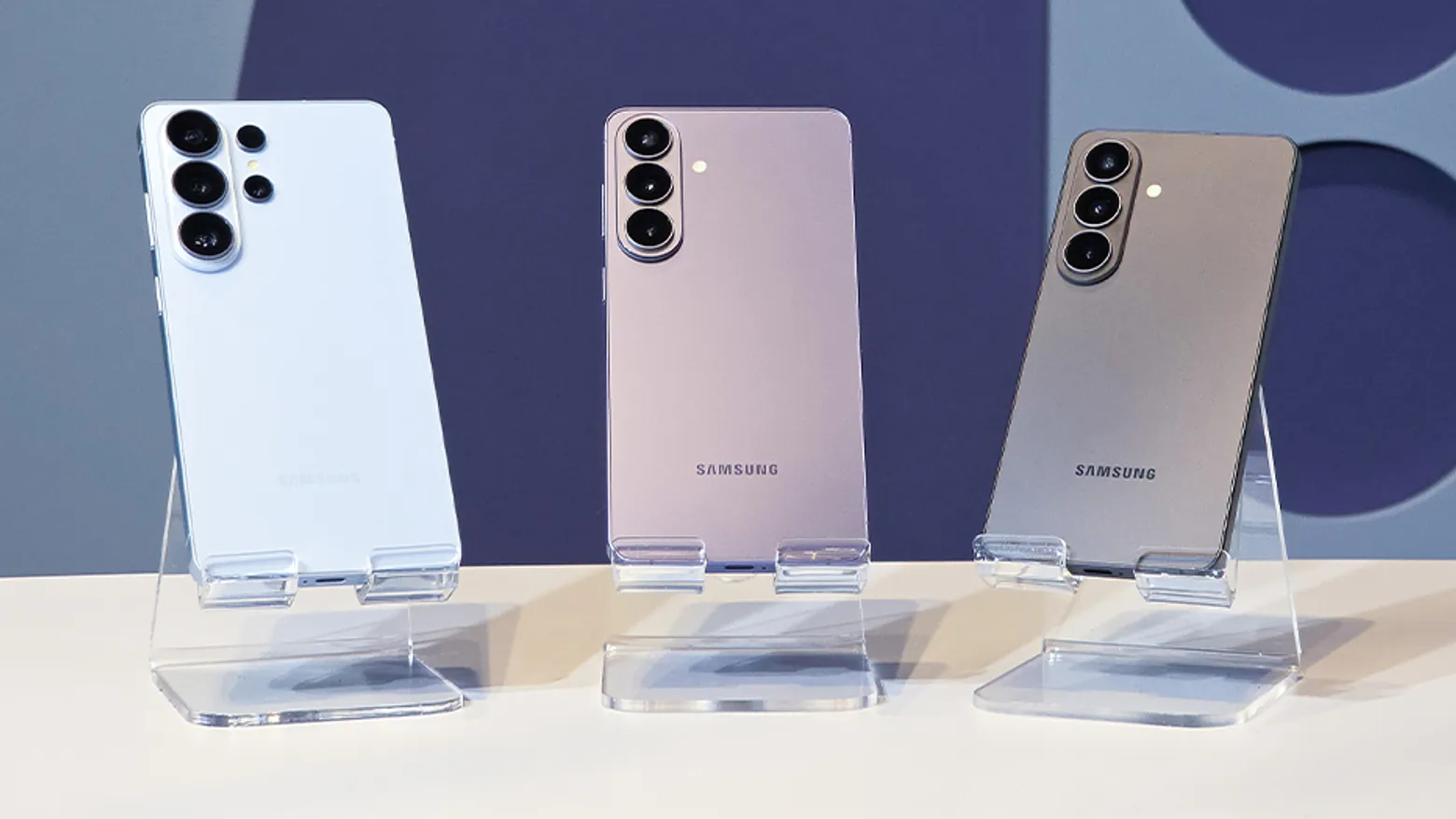 Samsung Acknowledges Display Issues on Galaxy S26 Ultra, Prepares Software Fix